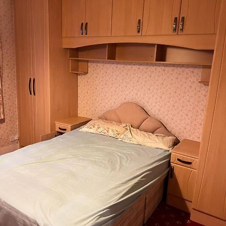 Whitby Road House Apartman Canvey Island Kültér fotó